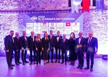 Başkan Tugay’dan genç iş insanlarına İzmir için kenetlenme çağrısı