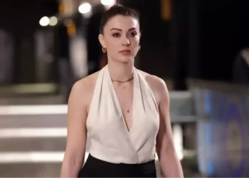 Burcu Özberk’in dedesi kaç yaşında, neden vefat etti?