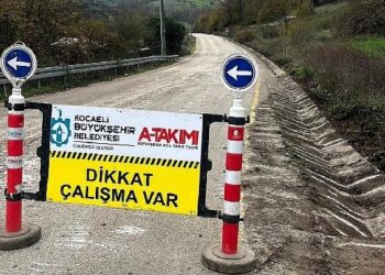 Büyükşehir, V kanal temizliğiyle yolları koruyor