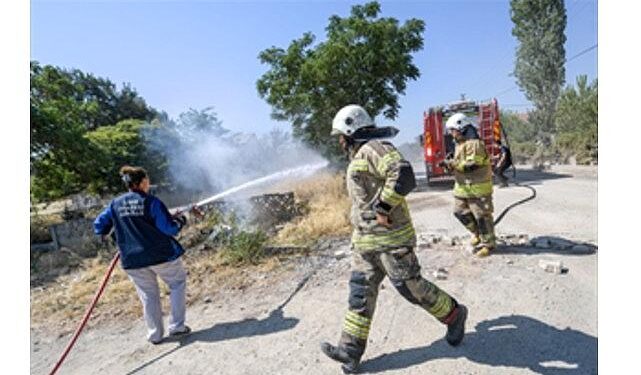 Büyükşehir’in köylere dağıttığı tankerler ormanları kurtarıyor