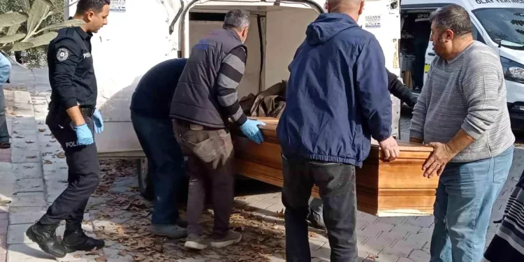 Engelli şahıs boğazı kesilmiş halde evinde ölü bulundu