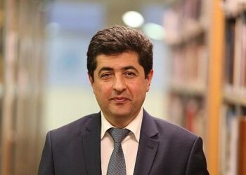 Gençler, kalabalıklar içinde derin yalnızlık yaşıyor!