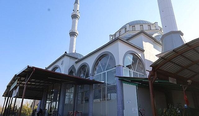 Kartepe Abdülhamit Han Camii’ne estetik görünüm
