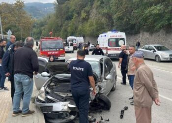 Kastamonu’da iki otomobil çarpıştı: 4 yaralı