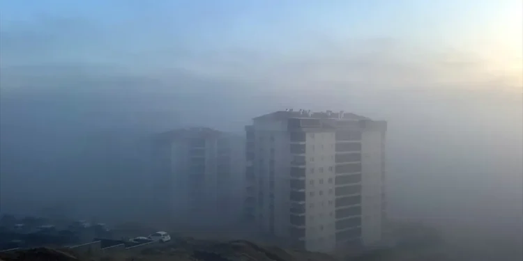 “Kilit kavşak” Kırıkkale’de sis etkili oldu