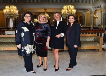 Kültürel Dönüşüm Derneği’nden Kültürel Hafızaya Bir Belgesel: Women In Bloom Lansmanı Çırağan Sarayı’nda Gerçekleşti