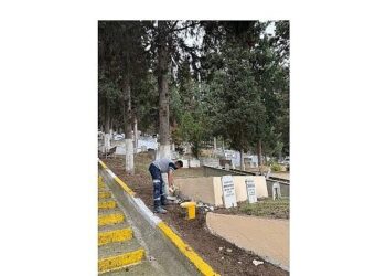 Mezarlıklarda durmaksızın çalışmaya devam