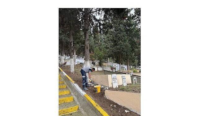 Mezarlıklarda durmaksızın çalışmaya devam