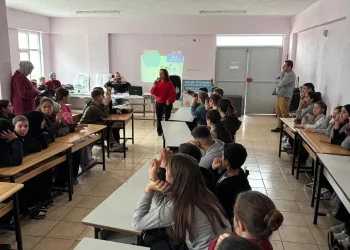 Öğrencilere balık ve deniz ürünleri tanıtıldı