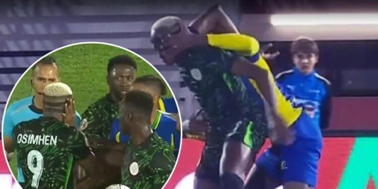 Osimhen kavga etti! Suratına darbe alınca çılgına döndü: Zor sakinleştirildi