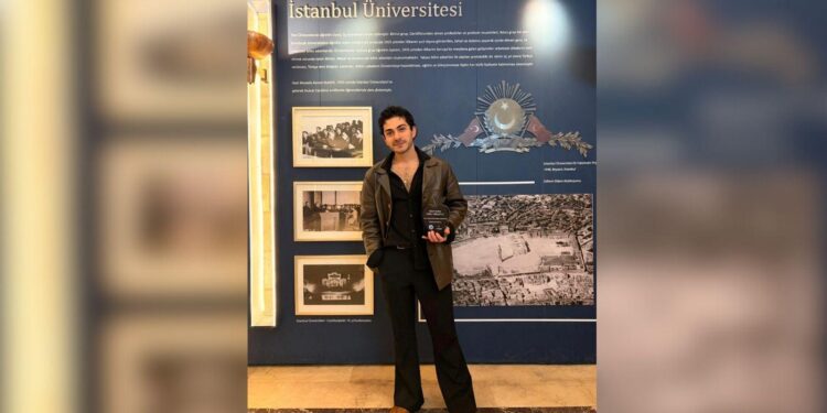 Rahimcan Kapkap’a “En İyi Çıkış Yapan Erkek Oyuncu” Ödülü Verildi