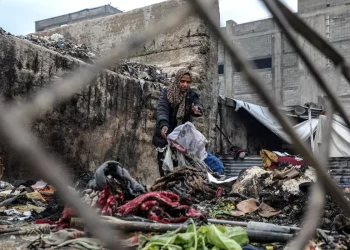 Gazze’de Geçici Çadırlarda Yangın
