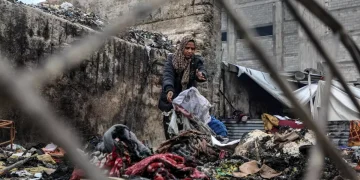 Gazze’de Geçici Çadırlarda Yangın