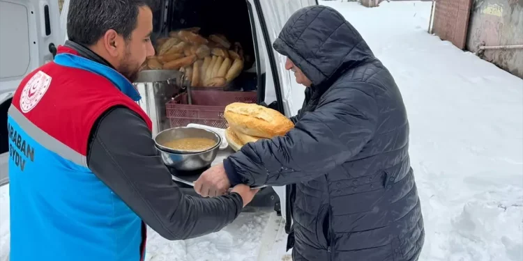 Araban’da 500 ihtiyaç sahibine yemek ulaştırıldı