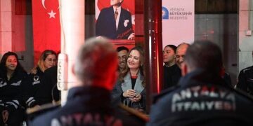 Başkan Vekili Büşra Özdemir 2026 yılını itfaiye personeli ile karşıladı