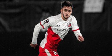 Benfica, West Ham, Porto ve Frankfurt olmadı! Fenerbahçe transferde gaza bastı…