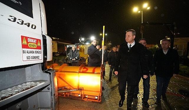 Beylikdüzü’nde Kar Mesaisi 7/24 Sürüyor