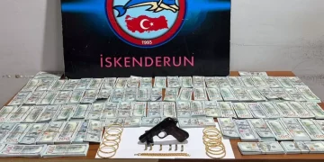 Bu paraların hepsi bir araçtan çıktı, polis hemen el koydu