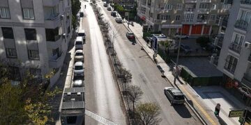 Buca’nın refüjleri yenileniyor