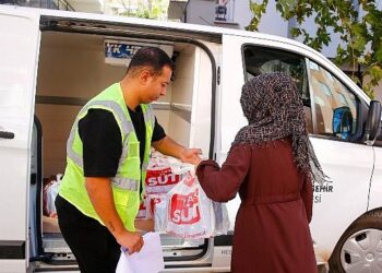 Büyükşehir’den çocuklara 773 bin 400 litre süt desteği
