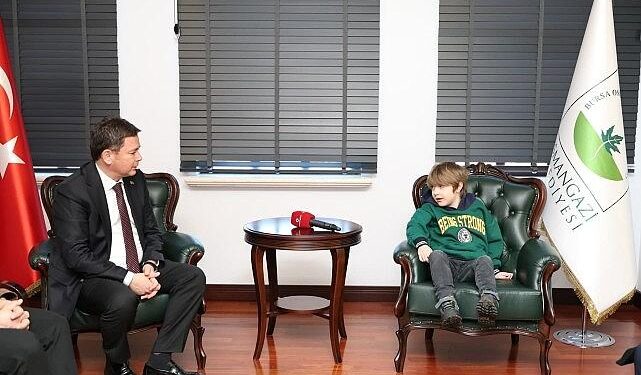 DMD Hastası Yağız Efe’ye Başkan Aydın’dan Destek