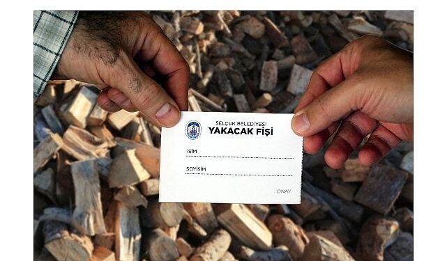 Efes Selçuk Belediyesi’nden sosyal desteğe ihtiyaç duyan ailelere yakacak fişi desteği