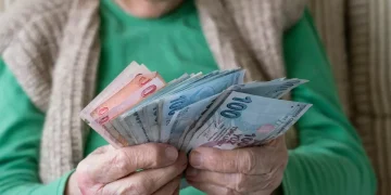 Emekli zam farklarının hesaplara yatırılacağı tarih belli oldu