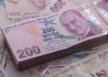 Fitch, bazı Türk bankalarının kredi notu görünümlerini yükseltti