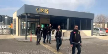 Kent merkezinde çalınan kamyonet ilçede bulundu