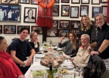 Koç Ailesi’nin Üç Kuşağı Bir Arada: Rahmi Koç ve Torunları Balıkçıda