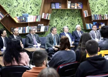 Vali Sözer, Bozüyük MYO öğrencileriyle buluştu