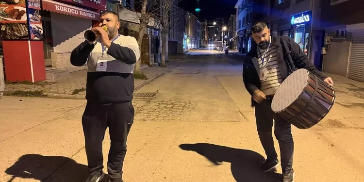 Tepebaşı’nda Eğlenceli Ramazan Davulculuğu