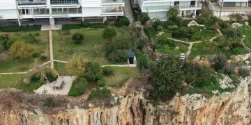 Antalya’da Kaçak Falez Yapıları Mühürlendi