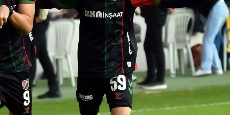 Karşıyakalı Adem’i Fenerbahçe kaptı