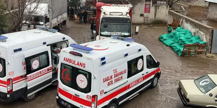 Köyde facia! Anne, baba ve 8 aylık bebek evde ölü bulundu
