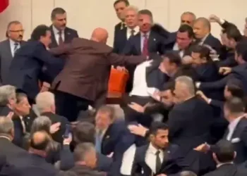 Meclis’teki yumruklu kavgaya karışan Osman Gökçek konuştu: Gereken cevabı verdik ve evlerine gönderdik