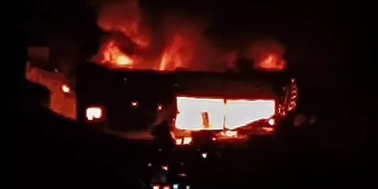 Alev alev yandı! Korkutan yangında hasar büyük