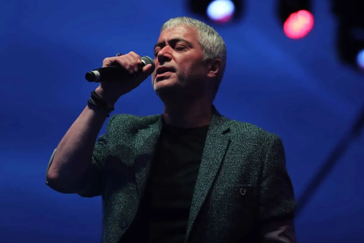 Cengiz Kurtoğlu apar topar hastaneye götürüldü