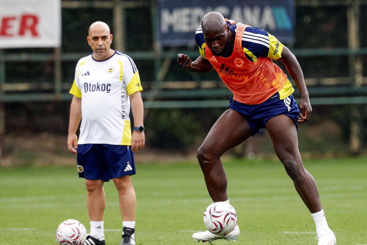 Lukaku Fenerbahçe’de ilk antrenmanına çıktı!