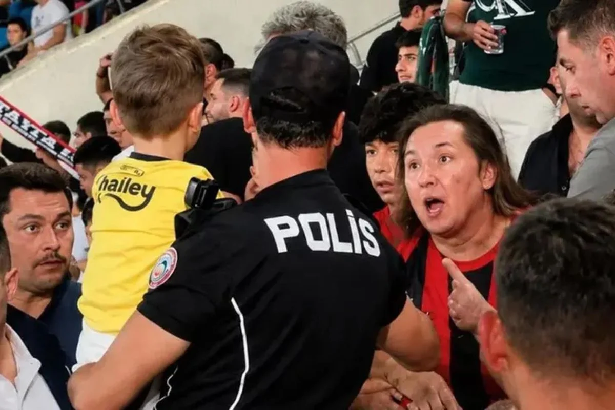 Minik taraftara tribün zorbalığı! Akdemir’e ev hapsi